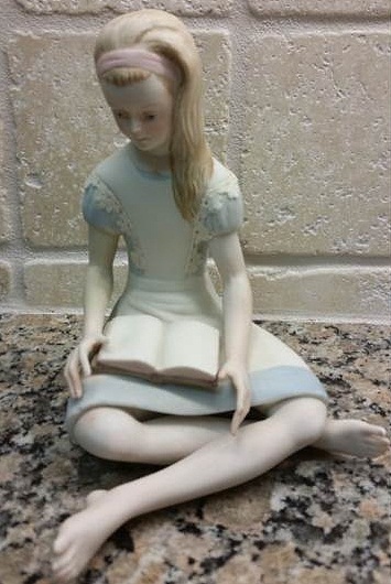 Alice in Wonderland with alternate lace