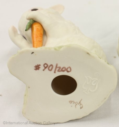 bunny-pat-a-cake-in-white-with-carrot-signature