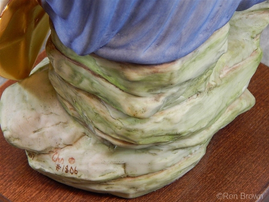 columbia-signature-detail