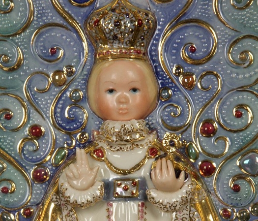 holy-child-of-prague-plaque-detail-1