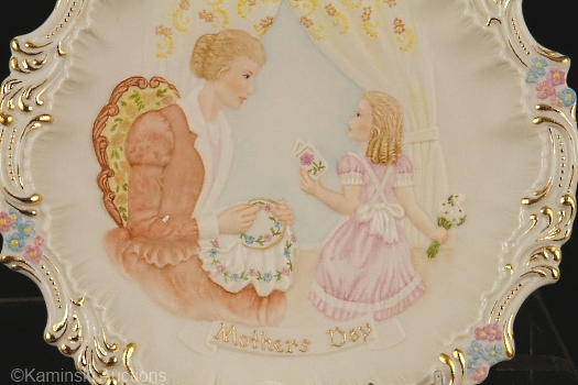 Mothers Day Plate detail