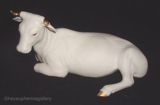 NATIVITY COW in white and gold by Cybis