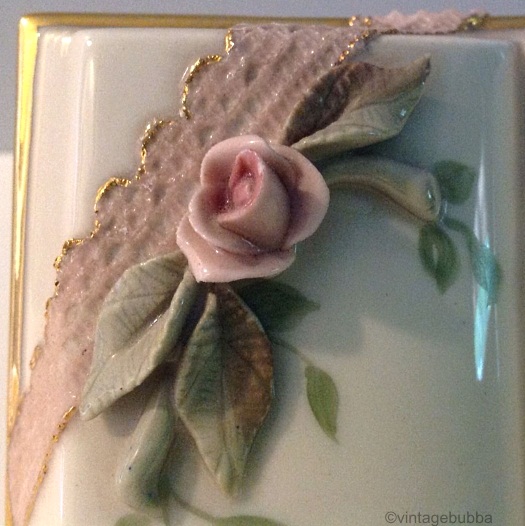 prayer-book-by-cybis-detail