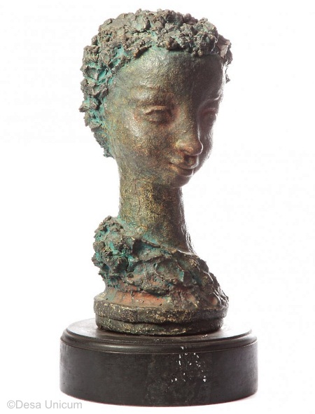 WOMANS HEAD circa 1940s by Marja Cybis view 1