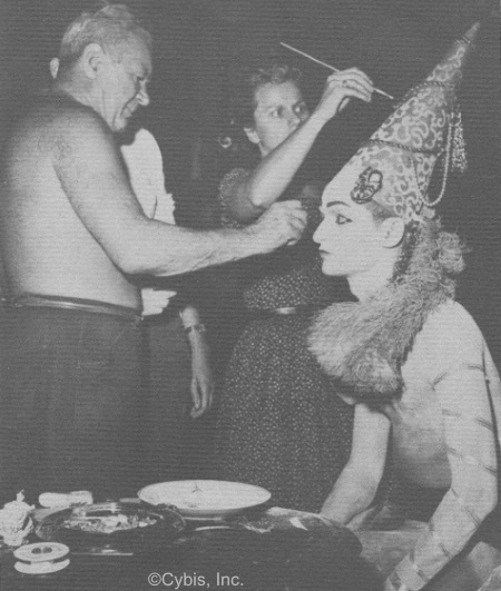 Boleslaw Cybis costuming an actor ca 1950s